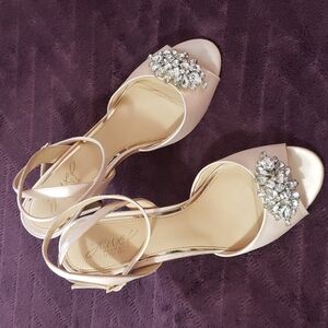 Badgley Mischka Jewel Jessa Peep Toe Stiletto Heel Size 7 1/2